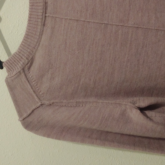 Gap Brand Lavender Purple wool sweater large. 78% Wool. - Picture 4 of 7